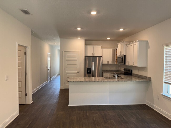 Building Photo - 13660 Shea Cir Rental