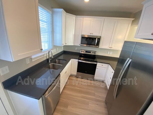 Photo - 738 N 150 E St