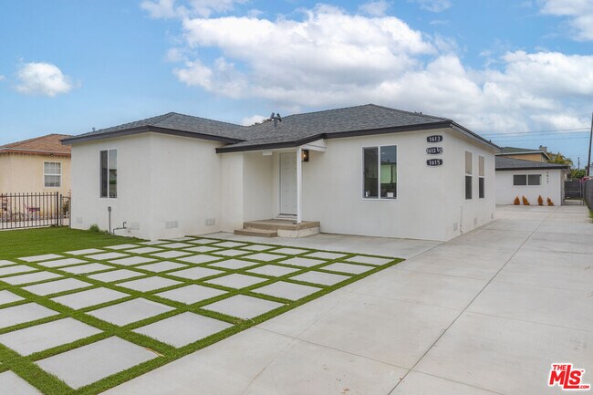 Photo - 1613 W 209th St Casa