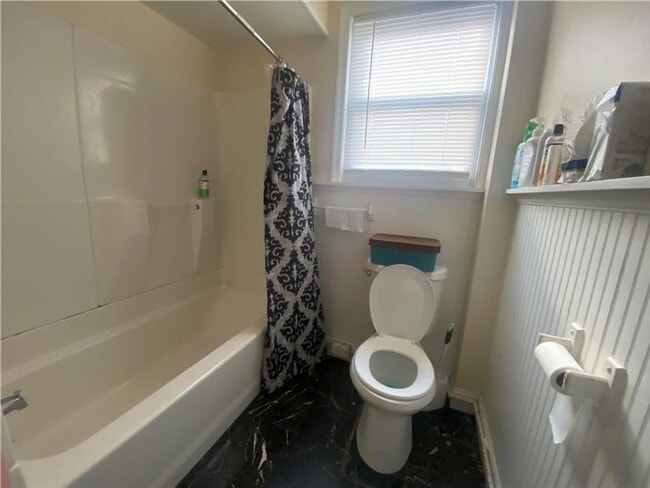 Photo - Comfortable living in this well-maintained 3-bedroom end unit home for rent