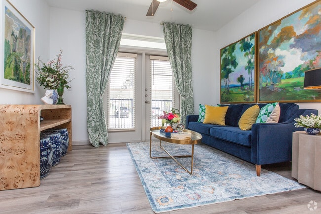 2 Br, Living Room
