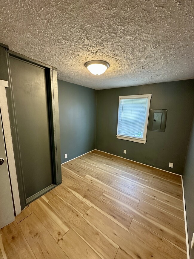 1945 W 11th St Unit 3