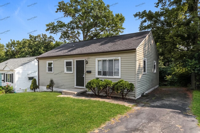 Photo - 1821 Catalpa Ave