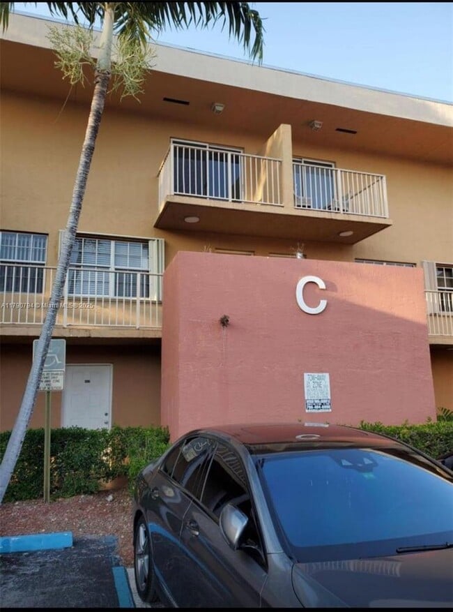 Building Photo - 7510 SW 152nd Ave Unit C204-C204 Rental