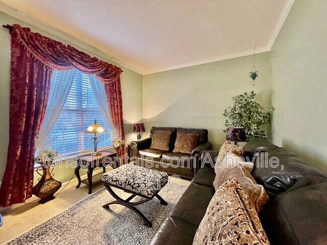 Photo - 51 Yorktown Cir