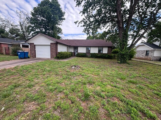 Photo - 3 Bedroom Single Family Home In Bentonville!