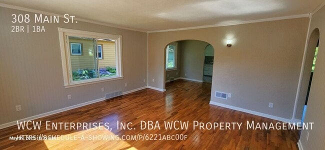 Photo - 308 Main St