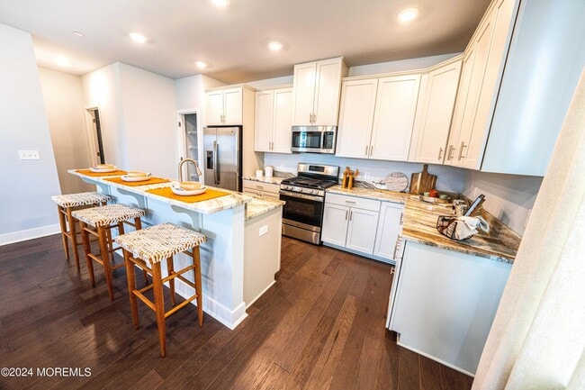 Photo - 4 Midway Rd S