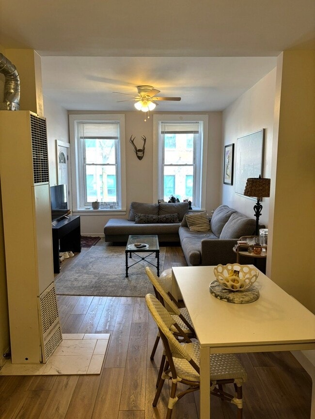 Photo - 1512 N Greenview Ave Unit 1F