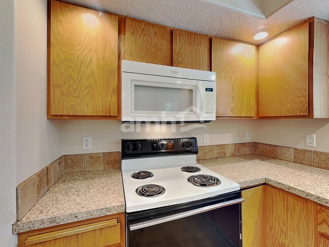 Photo - 2401 Louisiana Pl