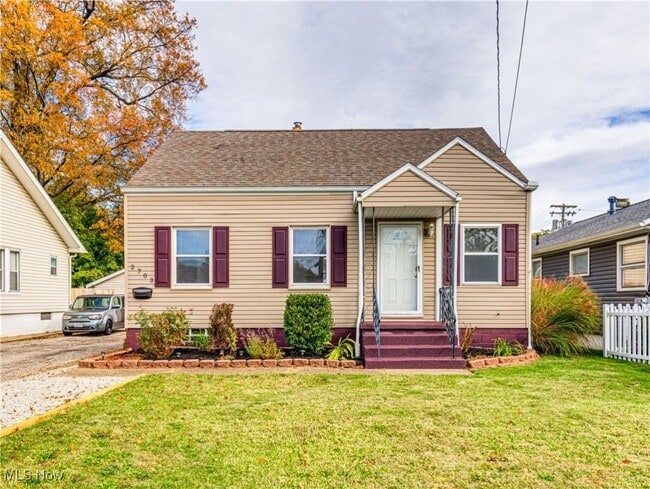 Building Photo - 2703 Oakwood Dr