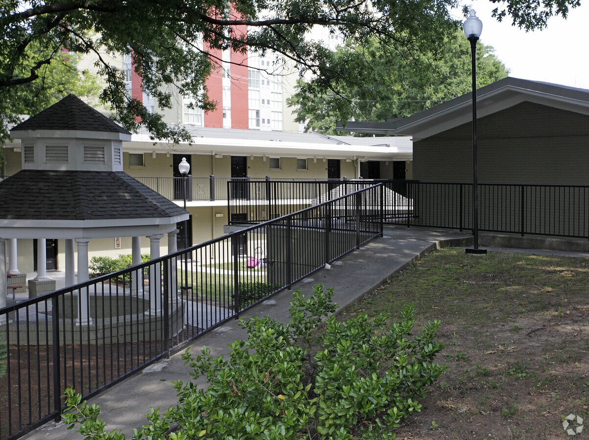 Photo - The Gardens At Collegetown