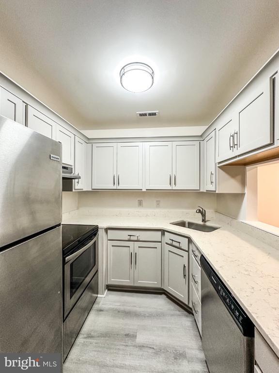 Photo - 5501A Aberdeen Dr