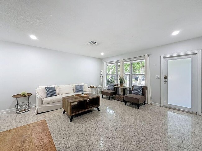 Photo - 2840 NE 16th Ct