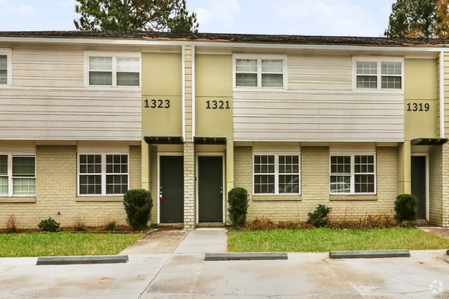 Building Photo - 1321 Mathis Ferry Rd Rental