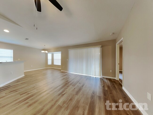 Photo - 3124 58th Terrace E
