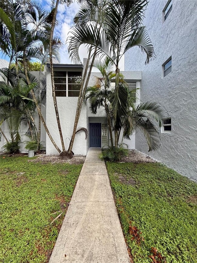 Photo - 9441 Live Oak Pl