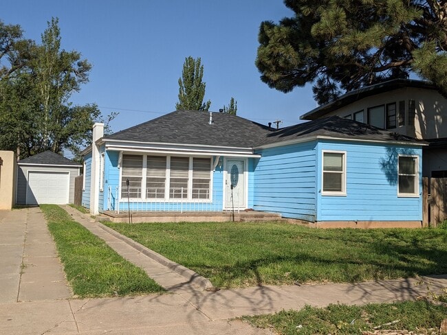 Building Photo - 1428 Axtell St Rental