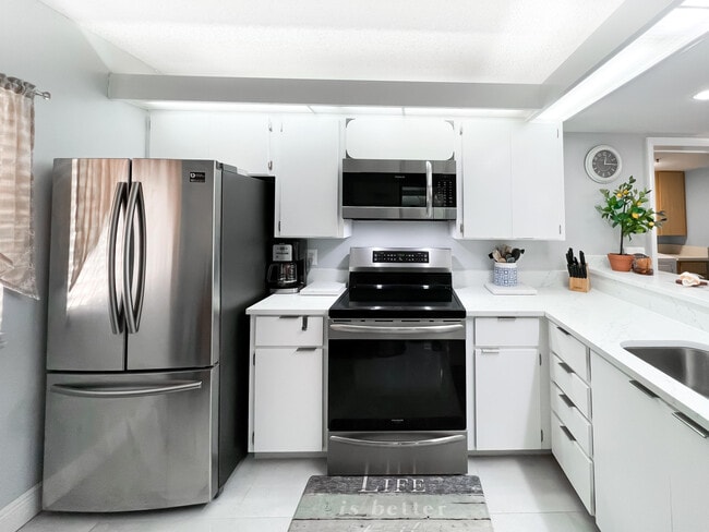 Photo - 301 Ocean Bluffs Blvd Unidad 202