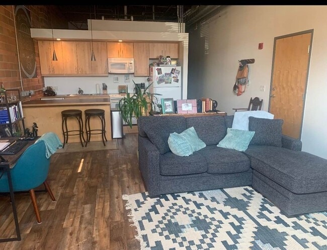 Photo - 301 E Court Ave