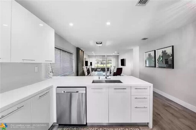 Photo - 9922 NW 65th Ct