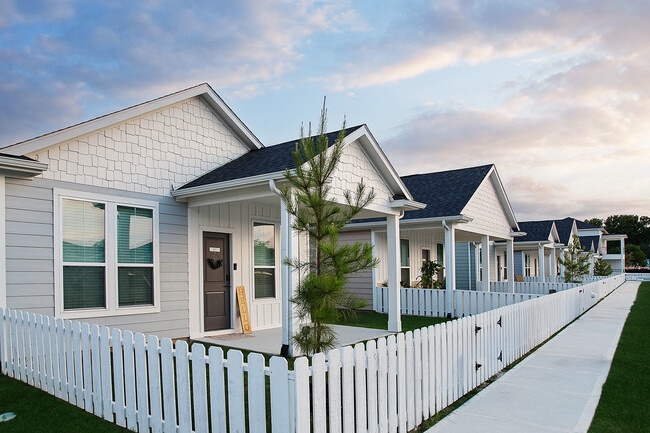 Photo - The Cottage Green Tomball