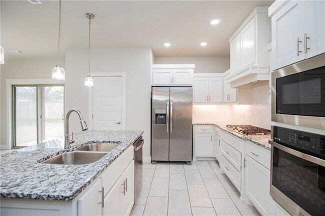 Photo - 437 Ramsey St