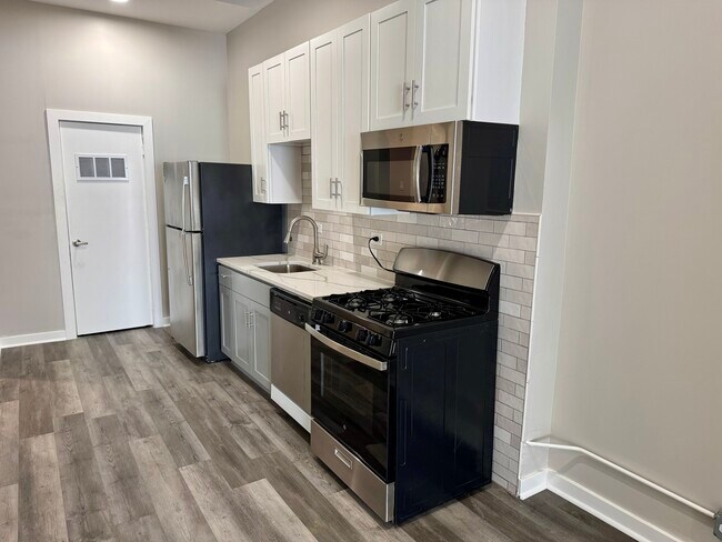 Photo - 3712 W Belmont Ave Unidad 1F