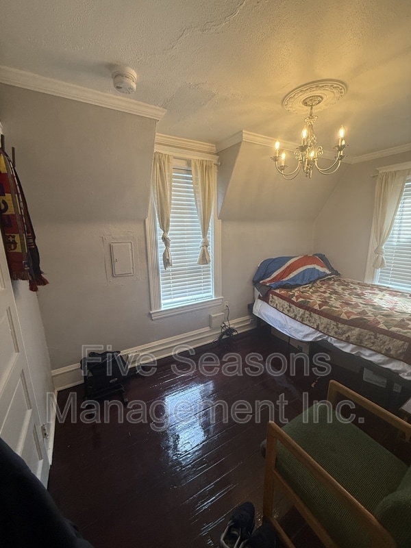 Photo - 205 N Willard St