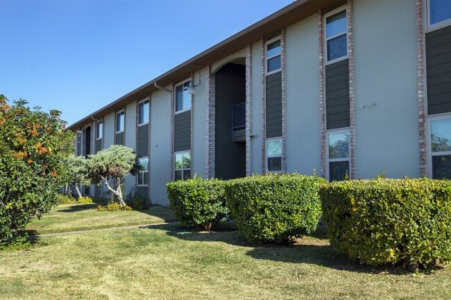 Photo - 300 Mann Rd