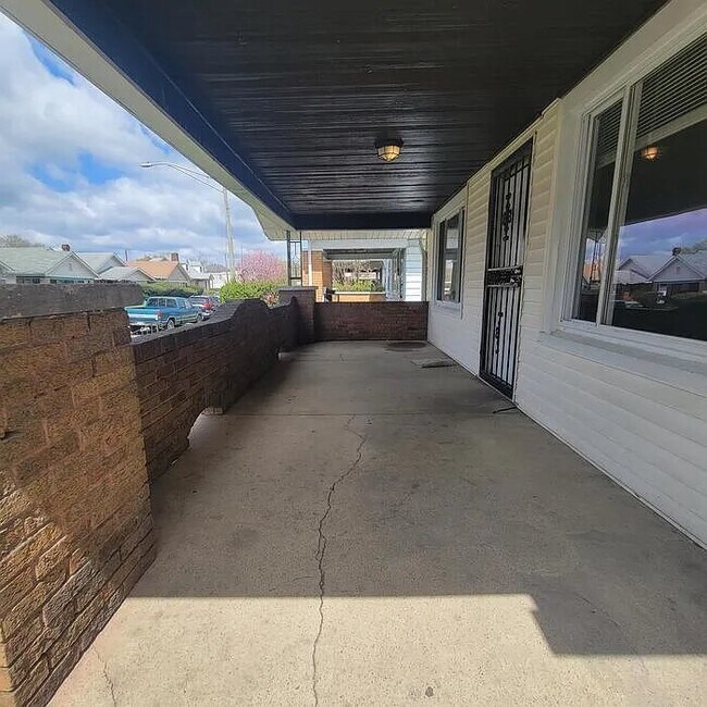 1433 King Ave