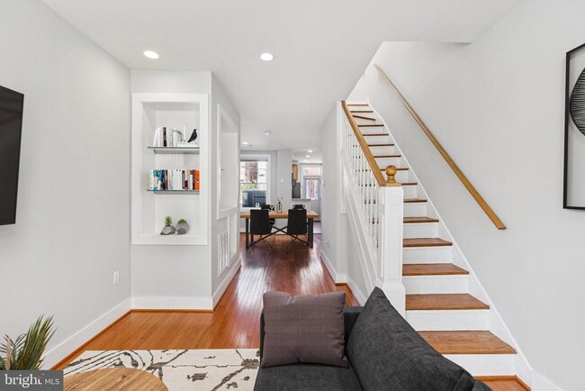 Building Photo - 625 Gresham Pl NW Rental