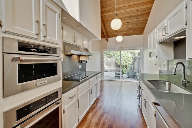 Photo - 3 bedroom 2 bath Townhome - Greenmeadow Neighborhood Palo Alto! $6800