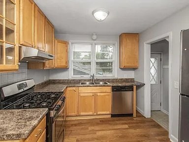 1413 Lake St NE