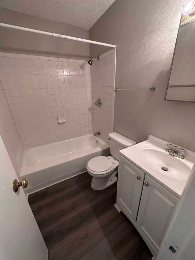 2nd Bedroom-Bathroom