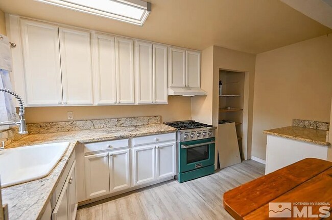 Photo - 215 Mule Deer Rd