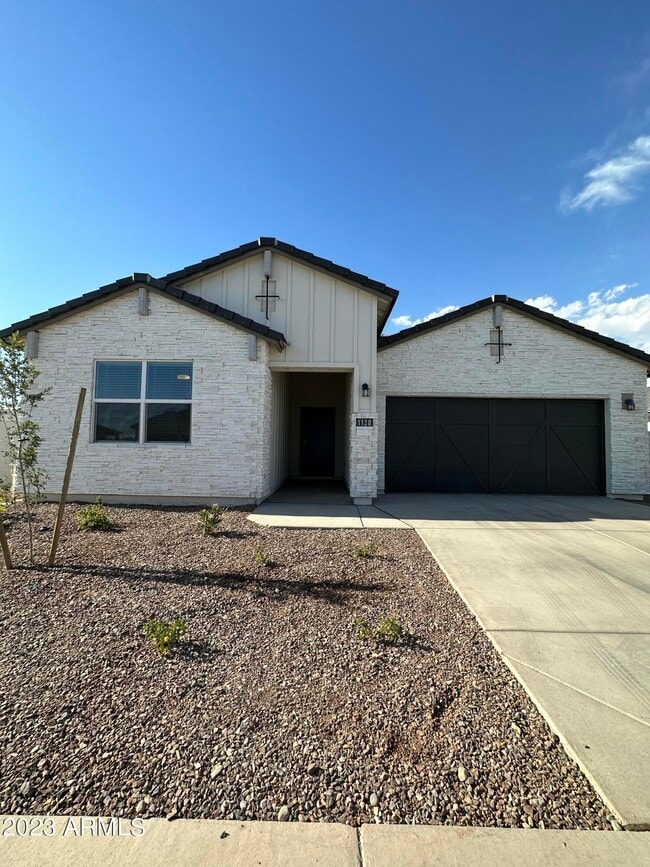 Photo - 1128 E Horro Rd House