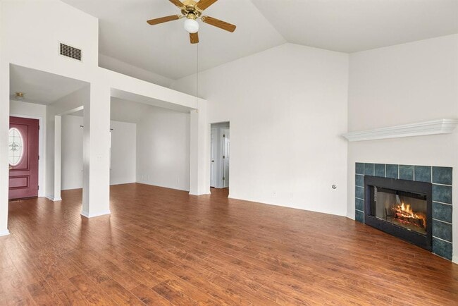 Photo - 106 Wisteria Dr