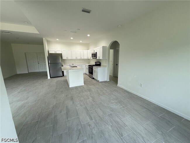 Photo - 2809 Darlene Pl