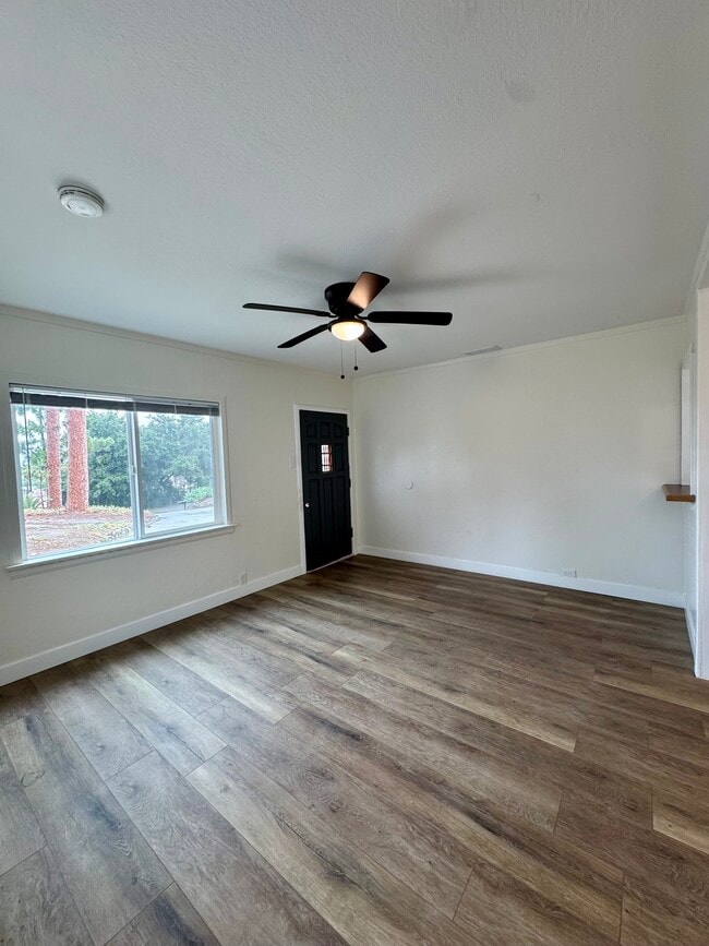 Photo - 1402 Prospect Dr