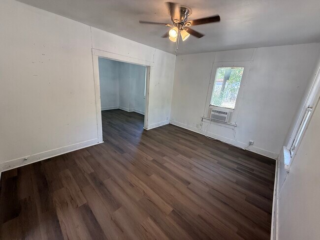 2006 Giddings St