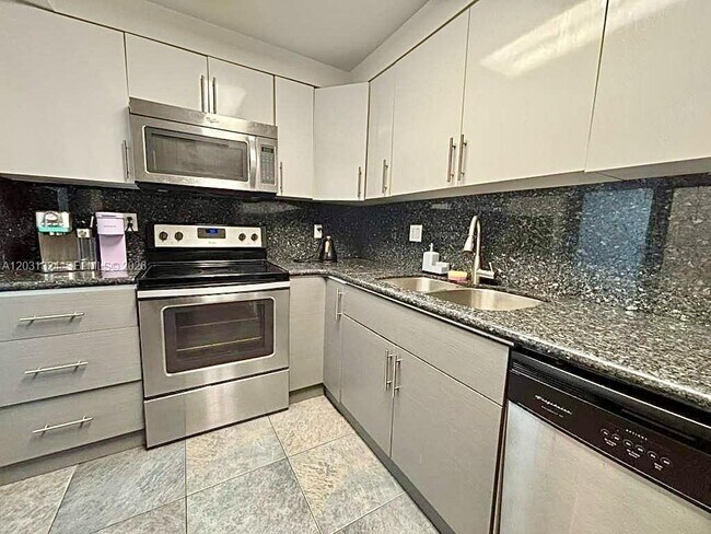 Photo - 301 Golden Isles Dr Unit 406
