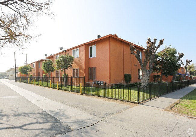 Photo - Rancho Benmore Apartments