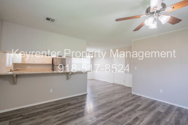 Photo - 3 Bed | 1 Bath in West Tulsa!