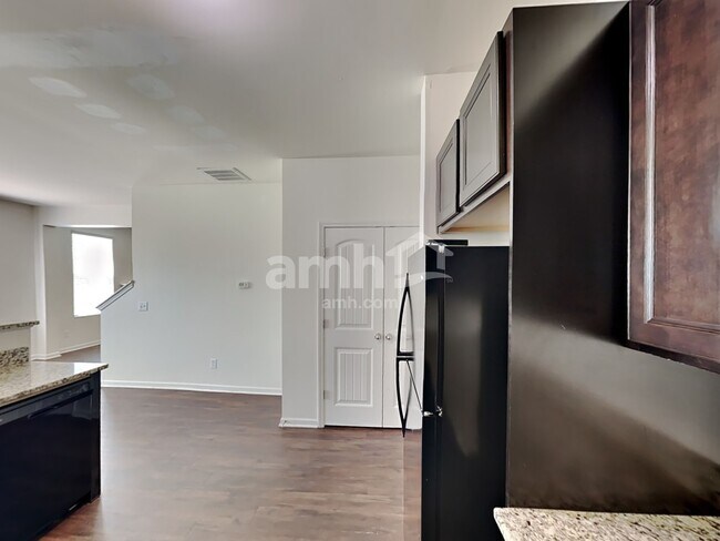 Photo - 735 Bench Ln