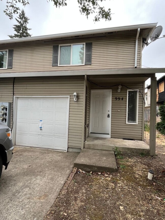 Building Photo - Charter Triplex #2023-LL723 Unit 994 Rental