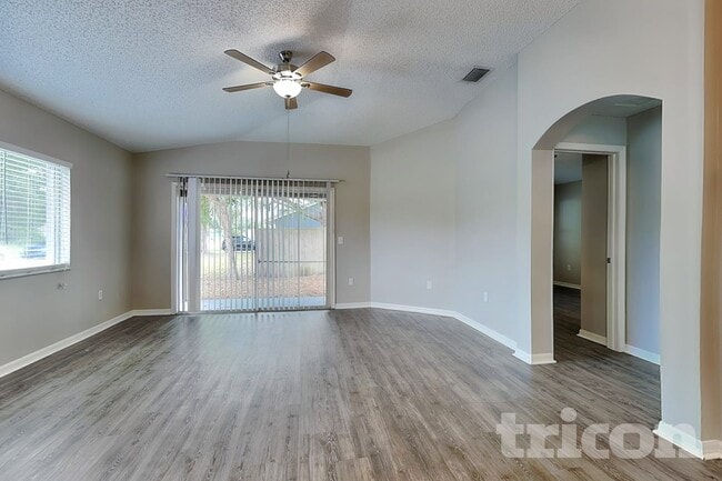 Photo - 11759 Lynmoor Dr