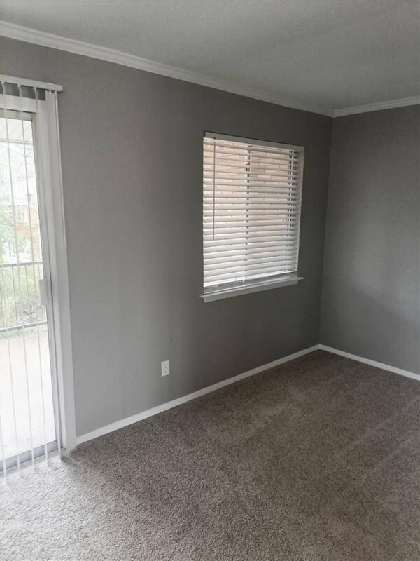 Photo - 2114 E Marshall Ave Unit 201