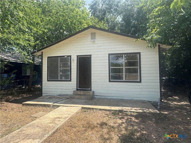 Building Photo - 410 Railroad St