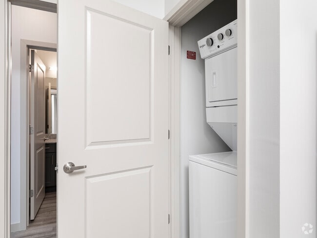 4HAB, 4BA - 1346 ft² - 320 West Mag